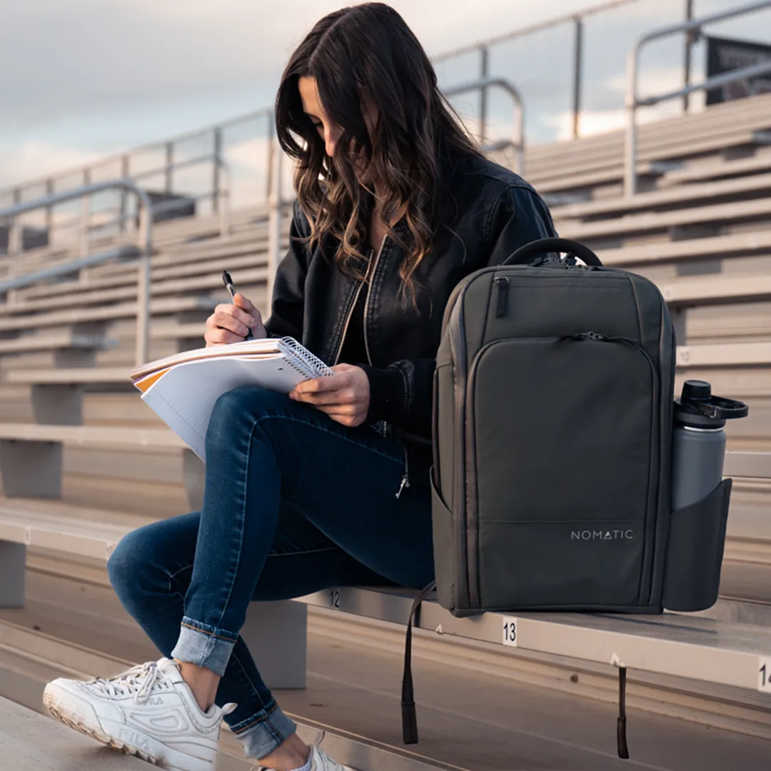 Bags Nomatic Travel Pack (V2) - The Most Functional Travel Pack Ever