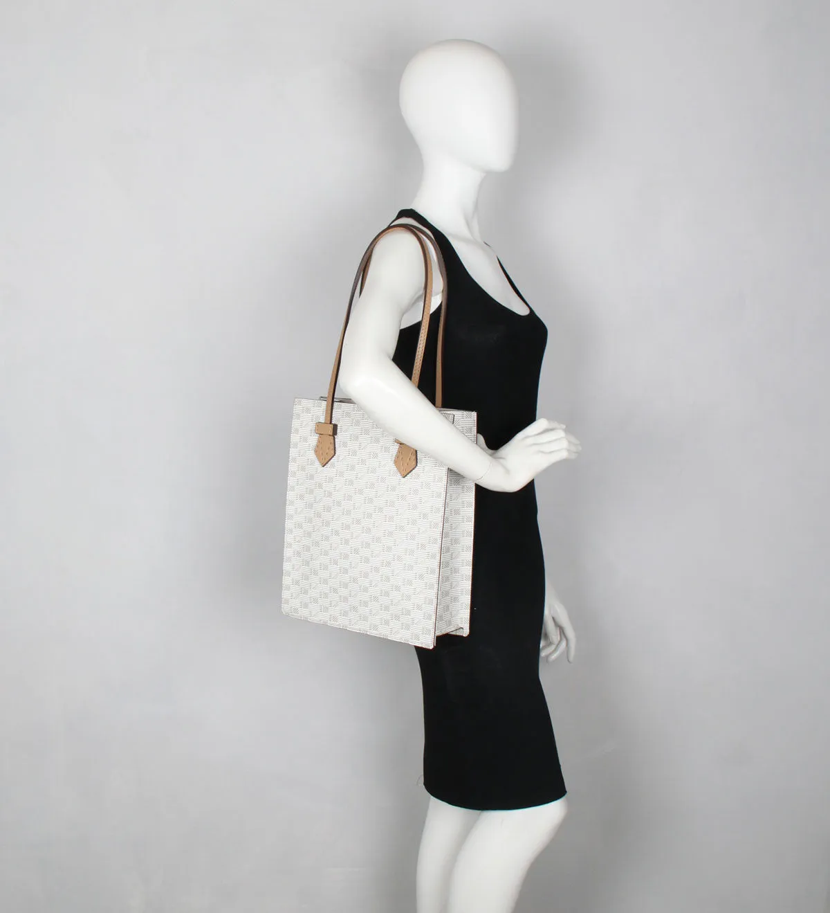Cannes Vertical, Milk Moreau Bags