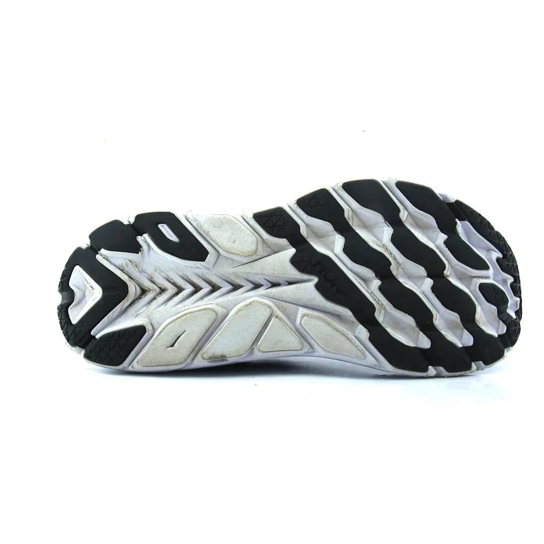 HOKA ONE ONE CLIFTON 8