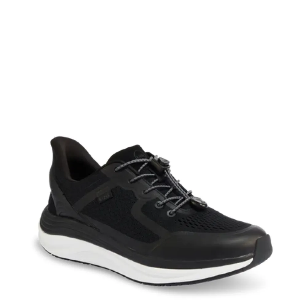 Kizik Men's London Sneaker in Black/White