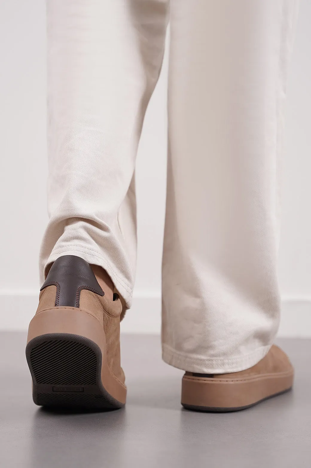 LEATHER LACE-UP SNEAKERS