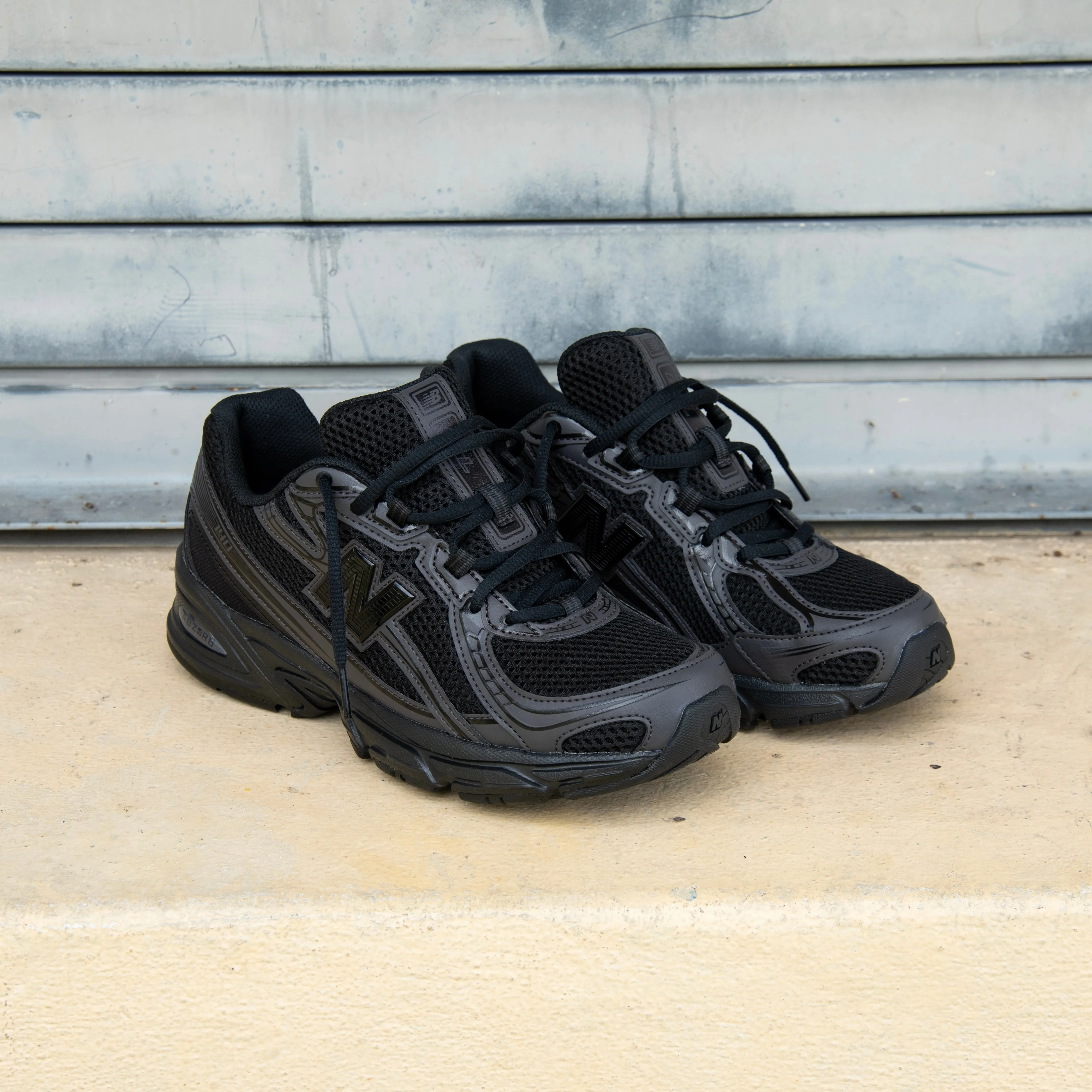 Mens New Balance 740 (Black/Black) - U740B02