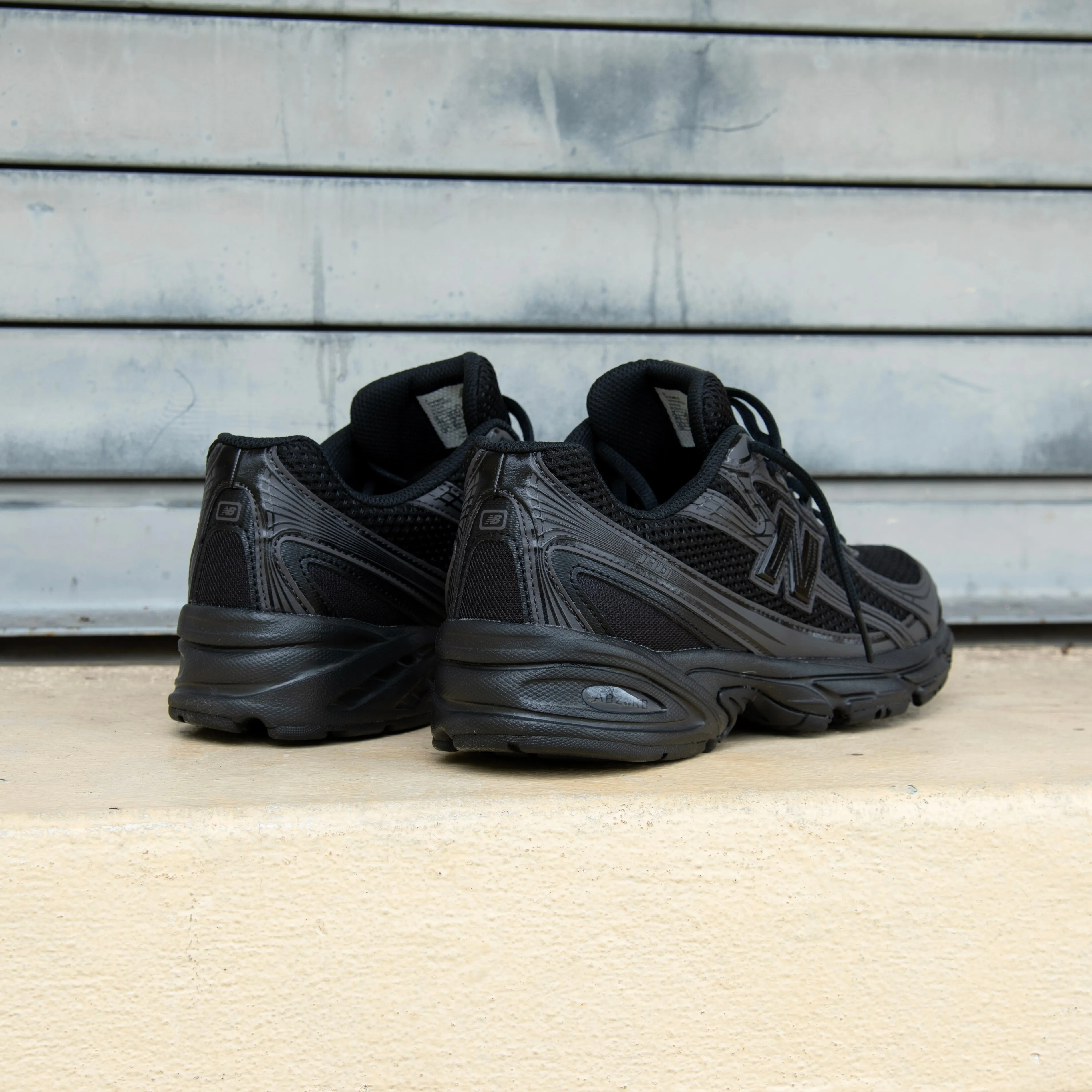 Mens New Balance 740 (Black/Black) - U740B02