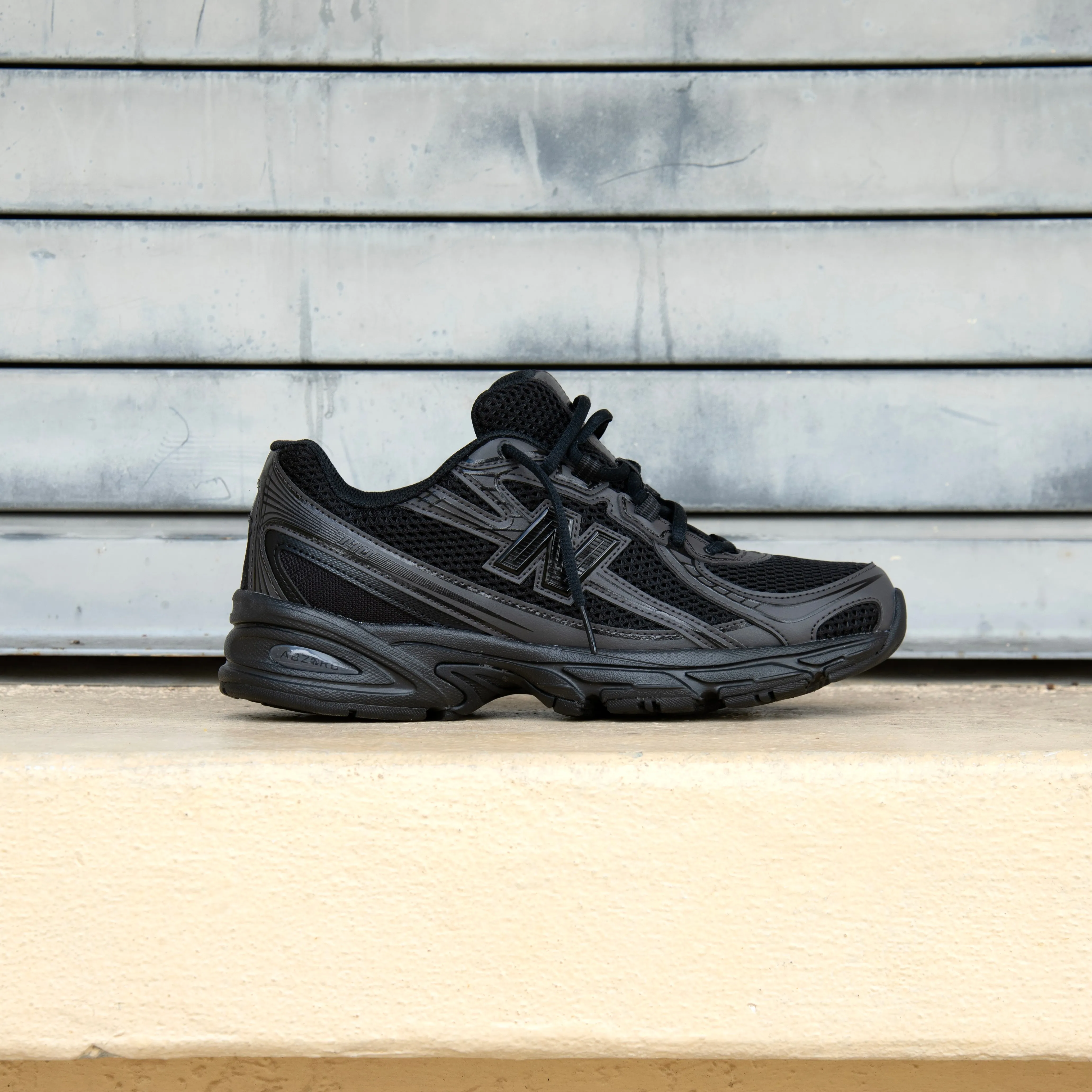 Mens New Balance 740 (Black/Black) - U740B02
