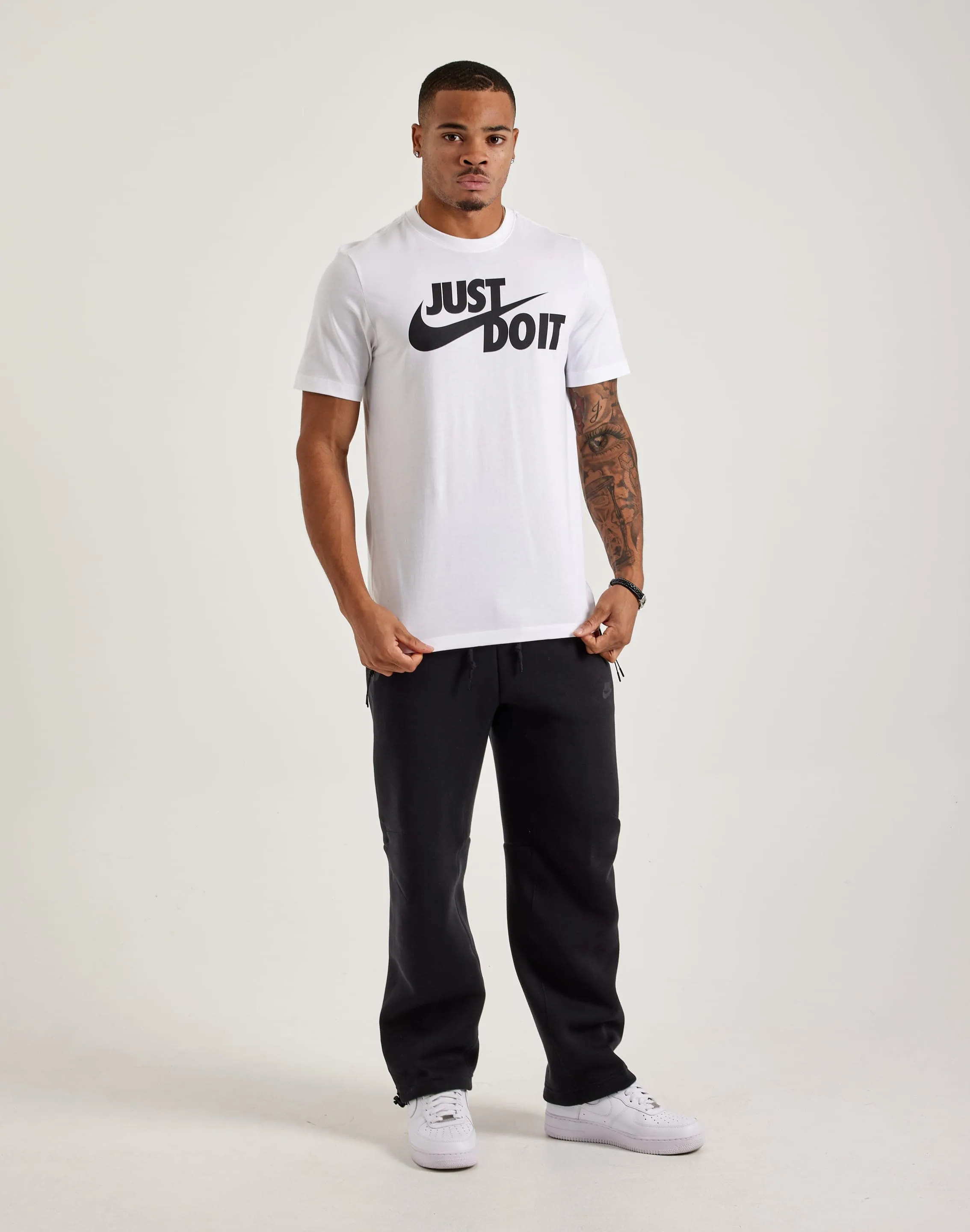 Nike Just Do It Swoosh Tee