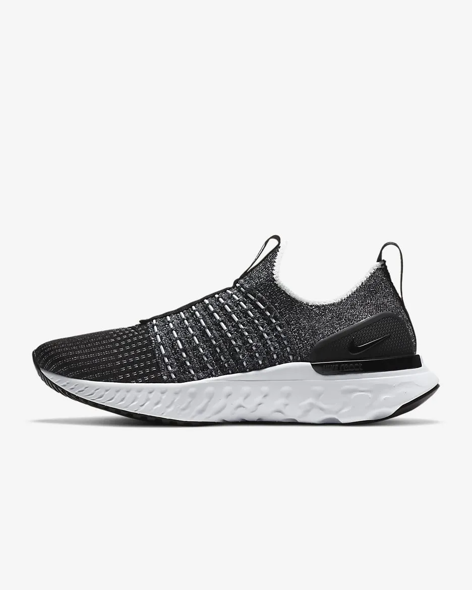 Nike Women's React Phantom Run Flyknit 2 Shoes - Black / White