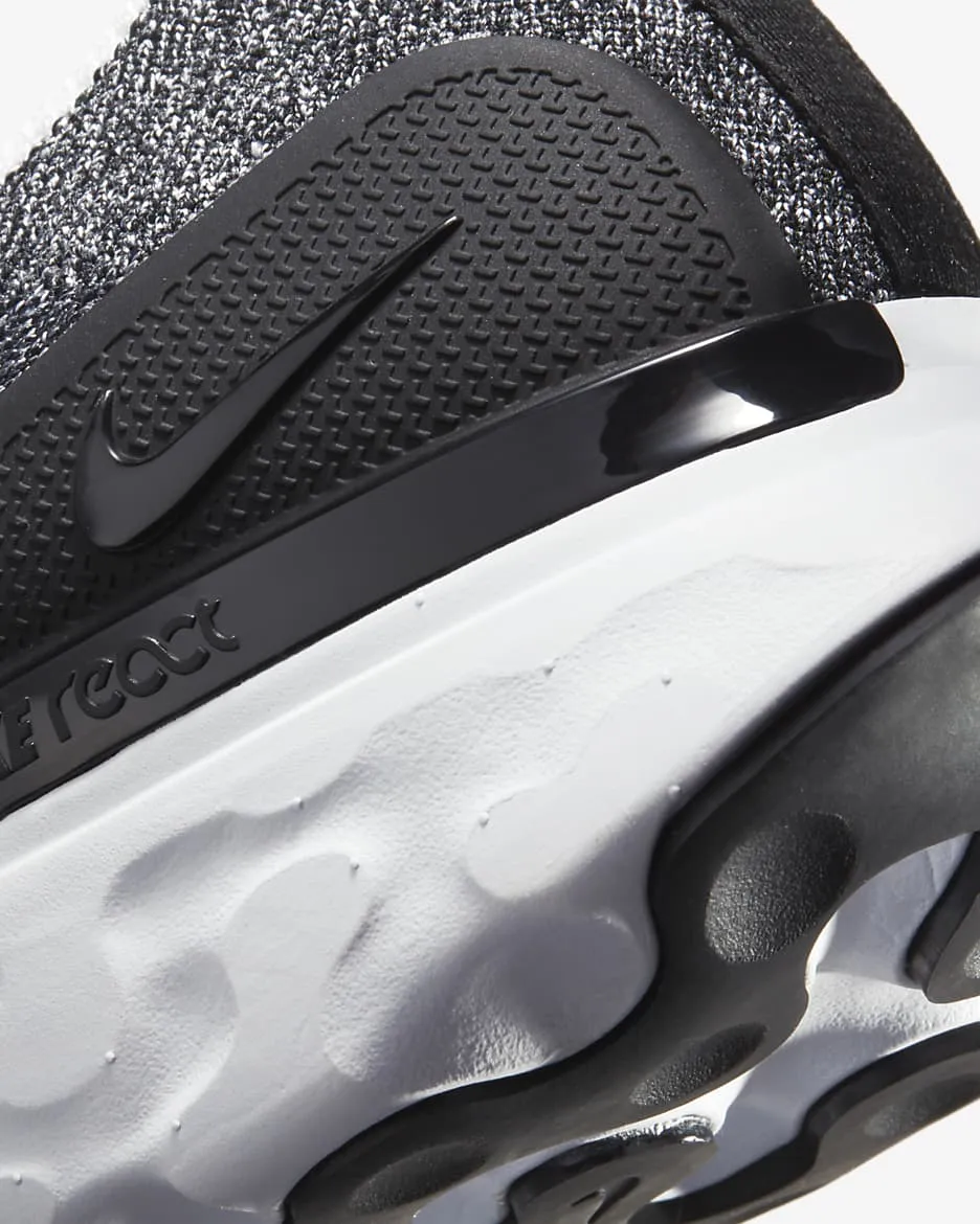Nike Women's React Phantom Run Flyknit 2 Shoes - Black / White