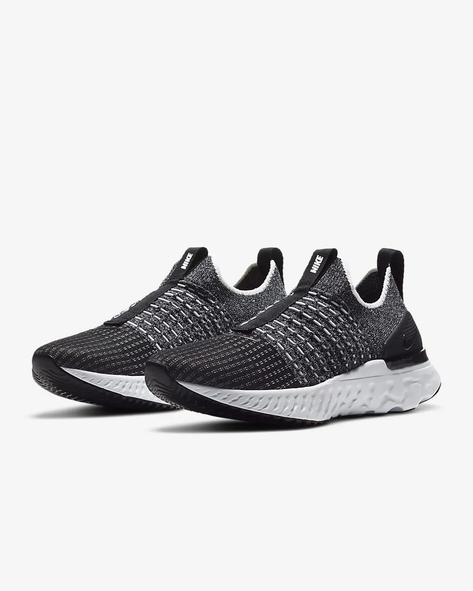 Nike Women's React Phantom Run Flyknit 2 Shoes - Black / White