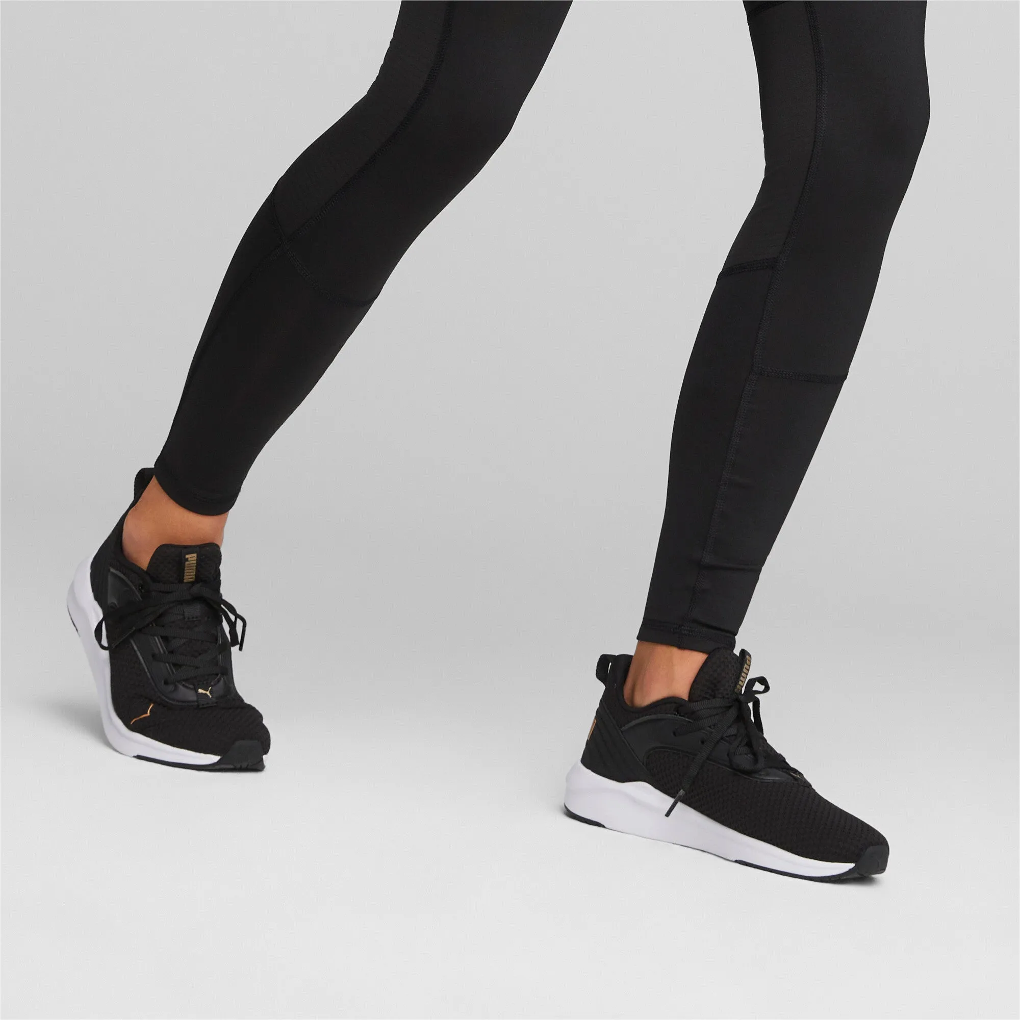 PUMA Women's Soft ride Flair Running Shoes