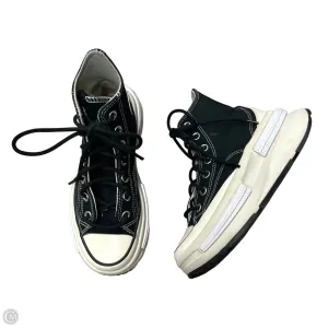 Shoes Sneakers Platform By Converse In Black & Cream, Size: 5.5