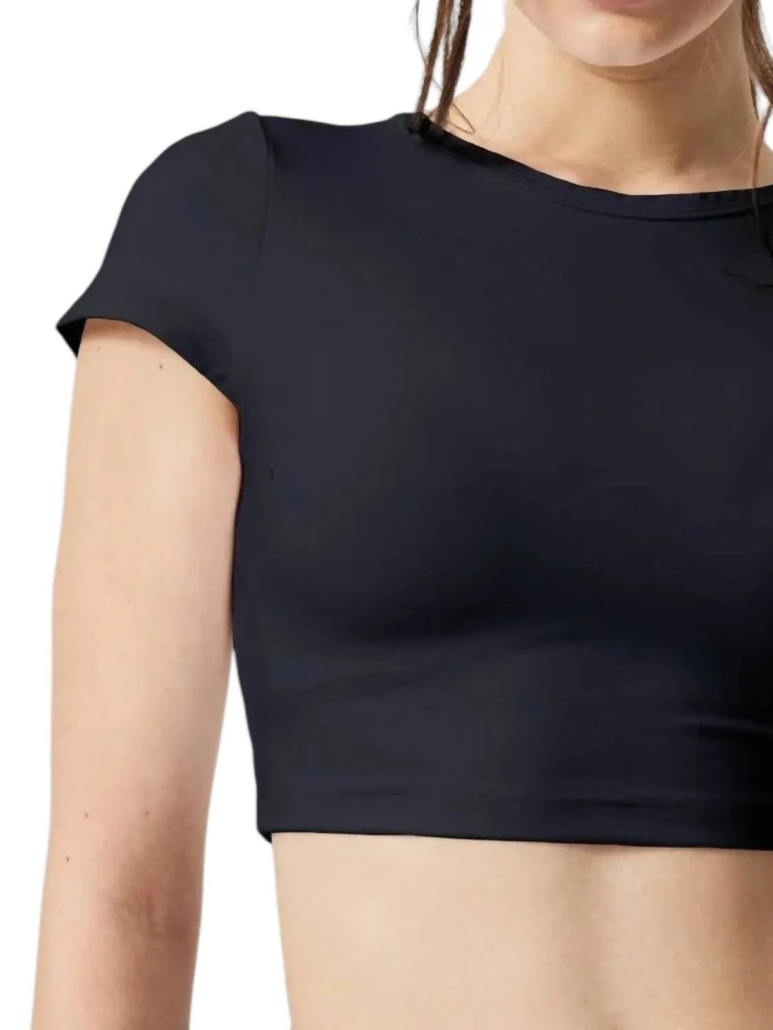 Studio Cropped Active Tee In Black