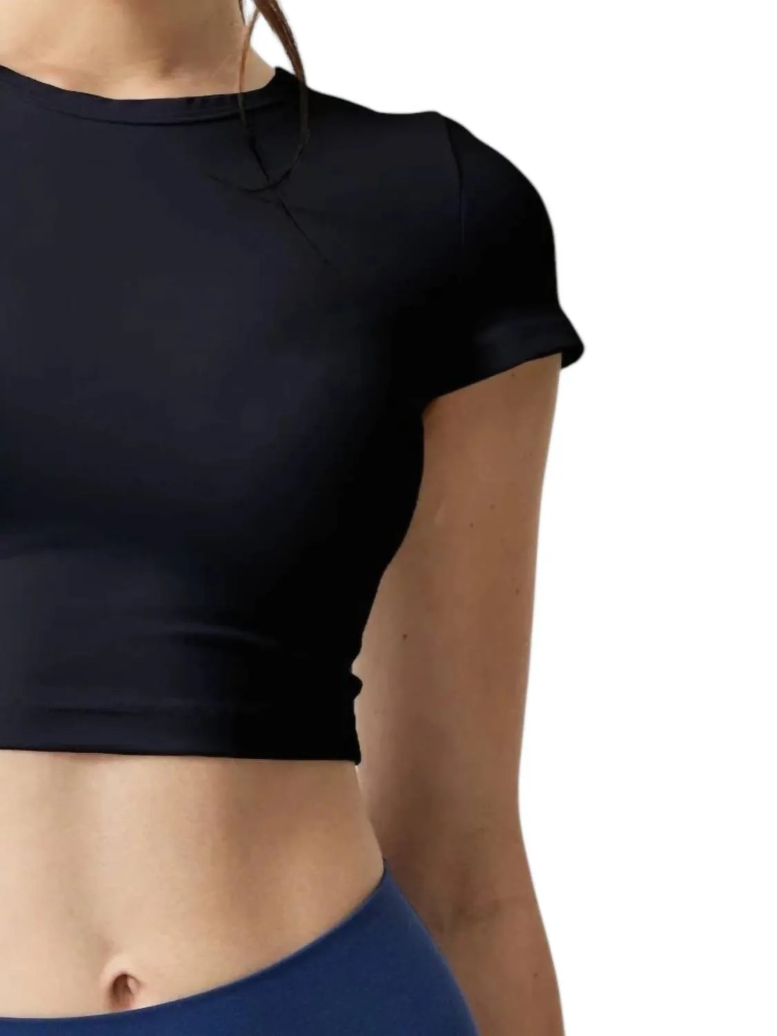 Studio Cropped Active Tee In Black