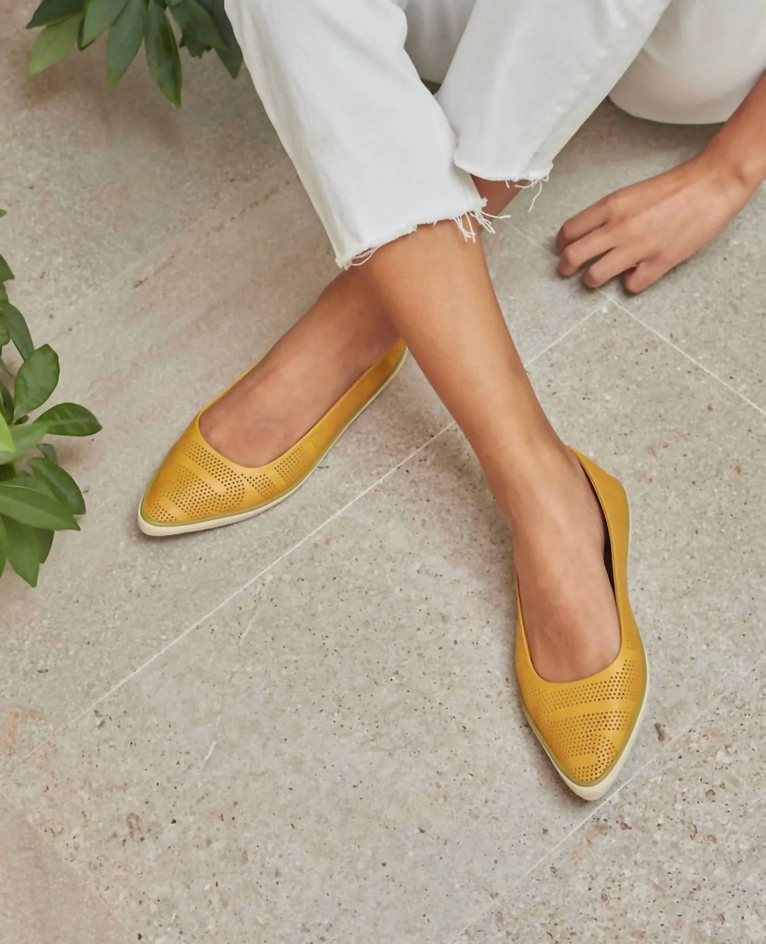 Women Usha Shoe In Ambra